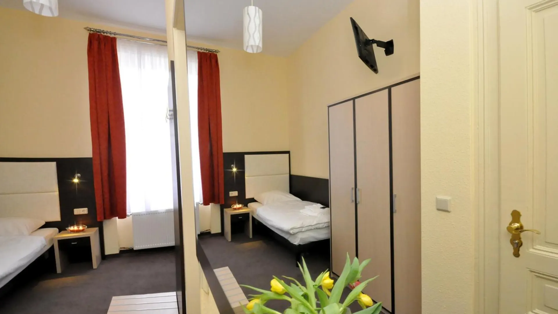 Hotel Bova Frankfurt am Main 3*,